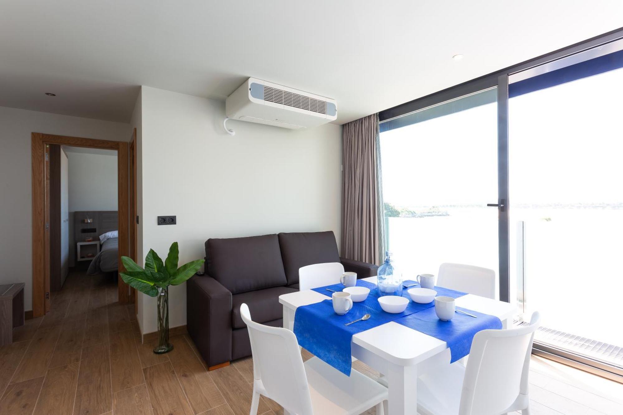 Apartamentos Playa De Los Barcos Isla Luaran gambar